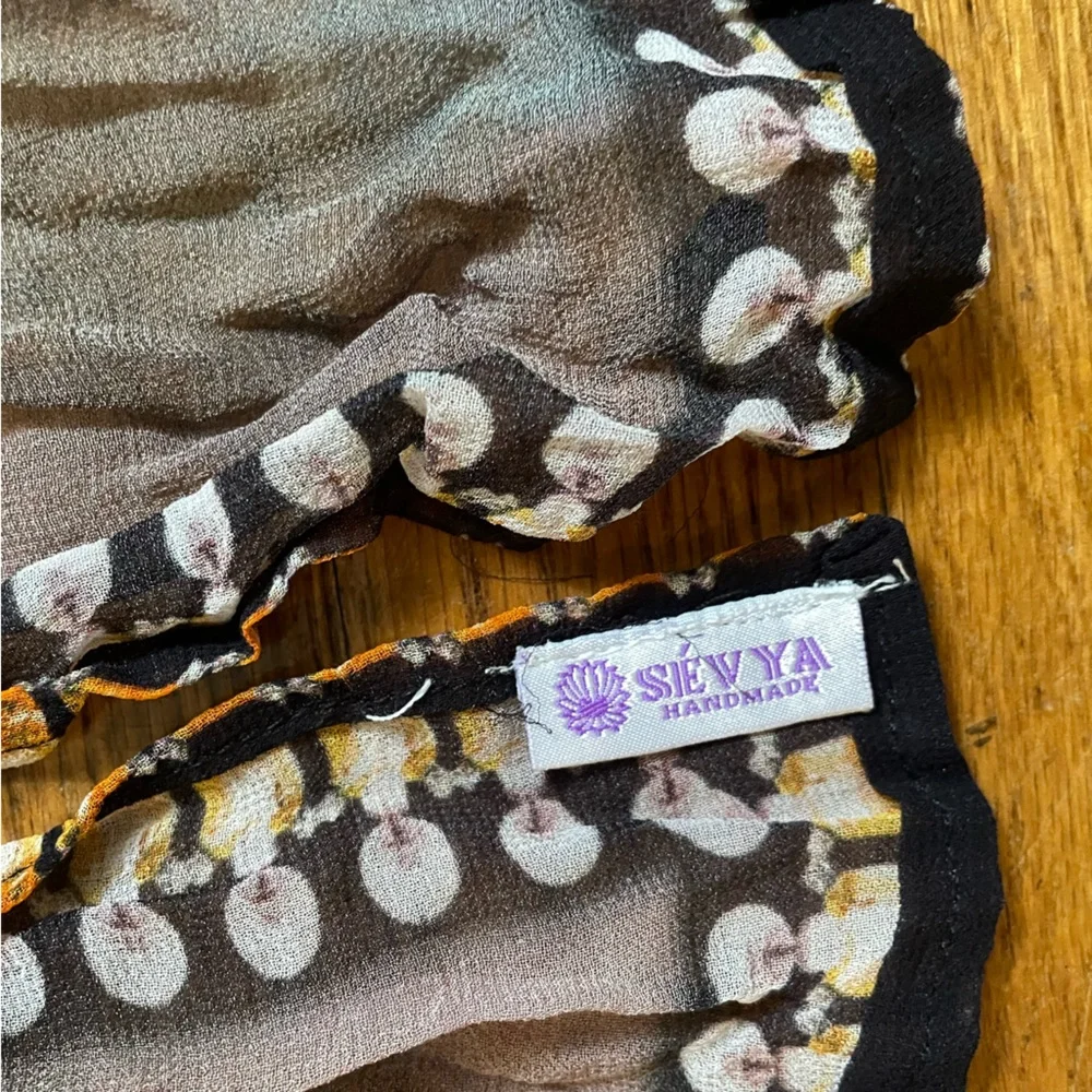 Sévya Handmade Brown and Tan Leaf Patterned Semi-sheer Scarf